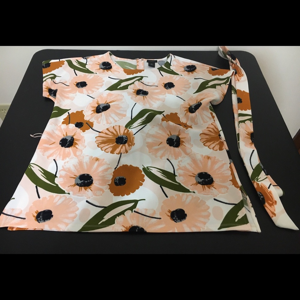 Ann Taylor Peach Floral Short Sleeve Top with Belt